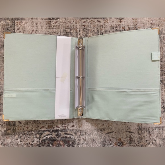 Hard to Find, new Mead Cambridge Edition Documents 3 ring binder in mint green. - Picture 2 of 3